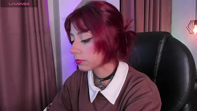 Snapshot of cloe__palmer chatting on 03/13/25, 11:51 cloe palmer online show from 03/13/25, 11:51