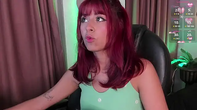 Snapshot of cloe__palmer chatting on 03/17/25, 09:13 cloe palmer online show from 03/17/25, 09:13