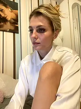 Liya my online show from 11/18/25, 06:01