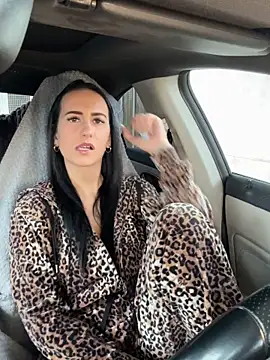 Snapshot of Lorina_Candy chatting on 12/14/25, 01:16 Lorina Candy online show from 12/14/25, 01:16