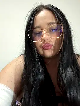 Snapshot of curvybabe7 chatting on 12/02/25, 07:31 curvybabe7 online show from 12/02/25, 07:31