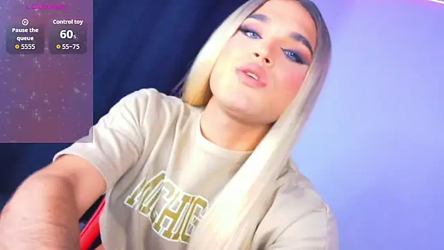 Snapshot of AllisonsweetZ chatting on 01/12/26, 04:01 AllisonsweetZ online show from 01/12/26, 04:01