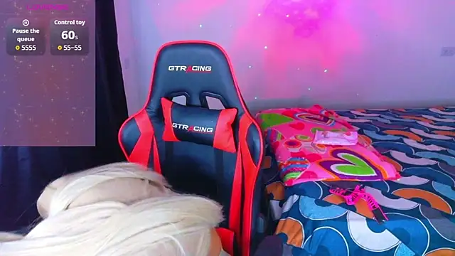 Snapshot of AllisonsweetZ chatting on 02/13/26, 04:19 AllisonsweetZ online show from 02/13/26, 04:19