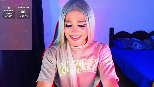 Snapshot of AllisonsweetZ chatting on 03/03/26, 02:12 AllisonsweetZ online show from 03/03/26, 02:12