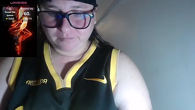 Snapshot of katty_femdom chatting on 10/12/25, 12:48 katty femdom online show from 10/12/25, 12:48