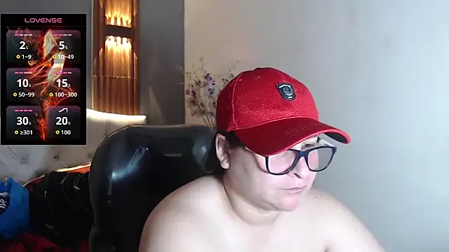 Snapshot of katty_femdom chatting on 10/28/25, 01:03 katty femdom online show from 10/28/25, 01:03