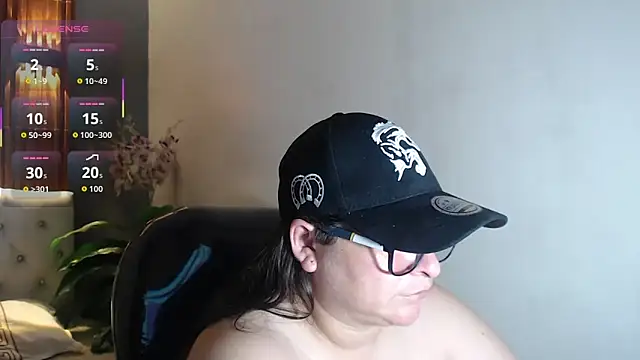 Snapshot of katty_femdom chatting on 11/14/25, 03:55 katty femdom online show from 11/14/25, 03:55