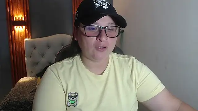 Snapshot of katty_femdom chatting on 04/21/26, 12:22 katty femdom online show from 04/21/26, 12:22