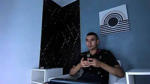 Snapshot of Liam_crox chatting on 12/18/24, 07:30 Liam crox online show from 12/18/24, 07:30