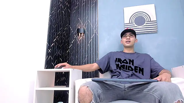 Snapshot of Liam_crox chatting on 01/07/25, 09:14 Liam crox online show from 01/07/25, 09:14