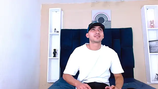 Snapshot of Liam_crox chatting on 01/10/25, 08:59 Liam crox online show from 01/10/25, 08:59