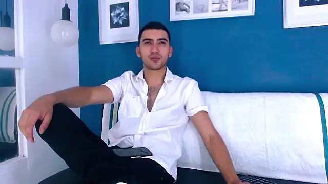 Snapshot of Liam_crox chatting on 01/31/25, 03:22 Liam crox online show from 01/31/25, 03:22