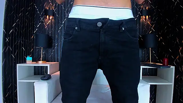 Snapshot of Liam_crox chatting on 02/14/25, 10:47 Liam crox online show from 02/14/25, 10:47