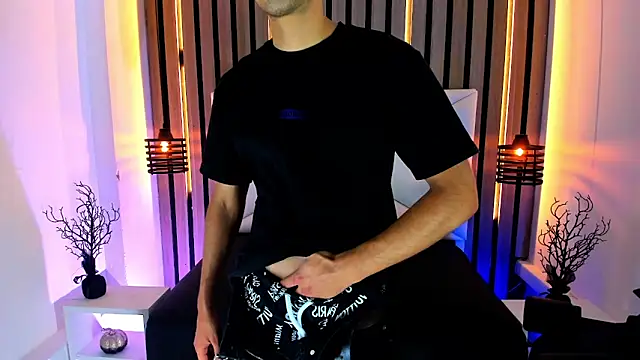 Snapshot of Liam_crox chatting on 02/27/25, 06:42 Liam crox online show from 02/27/25, 06:42