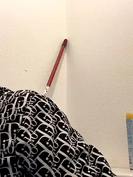 Snapshot of metissex chatting on 10/23/25, 12:59 metissex online show from 10/23/25, 12:59