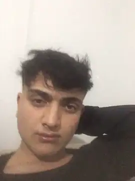 Snapshot of boy_3835 chatting on 03/05/25, 10:21 boy 3835 online show from 03/05/25, 10:21