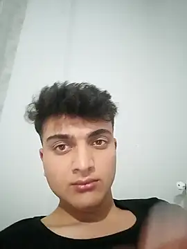 Snapshot of boy_3835 chatting on 03/11/25, 02:54 boy 3835 online show from 03/11/25, 02:54