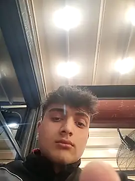 Snapshot of boy_3835 chatting on 03/15/25, 07:59 boy 3835 online show from 03/15/25, 07:59