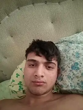 Snapshot of boy_3835 chatting on 03/19/25, 01:51 boy 3835 online show from 03/19/25, 01:51