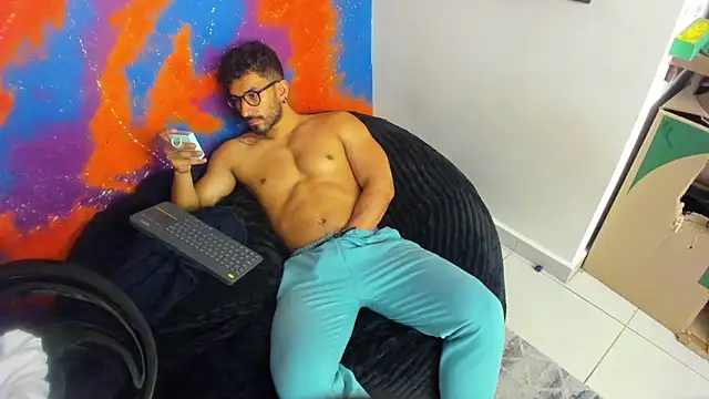 leondevereda online show from 10/18/25, 12:13