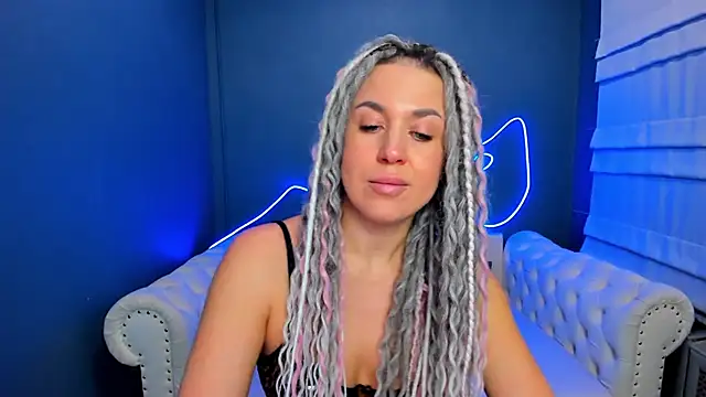 Snapshot of rock_n_roxy chatting on 01/15/26, 01:21 rock n roxy online show from 01/15/26, 01:21