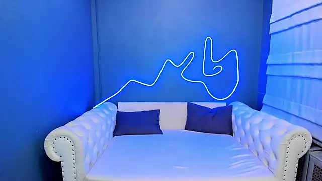 Snapshot of rock_n_roxy chatting on 01/16/26, 01:53 rock n roxy online show from 01/16/26, 01:53