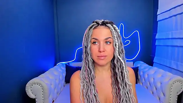 Snapshot of rock_n_roxy chatting on 02/03/26, 02:21 rock n roxy online show from 02/03/26, 02:21