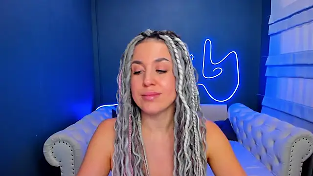 Snapshot of rock_n_roxy chatting on 02/03/26, 06:40 rock n roxy online show from 02/03/26, 06:40