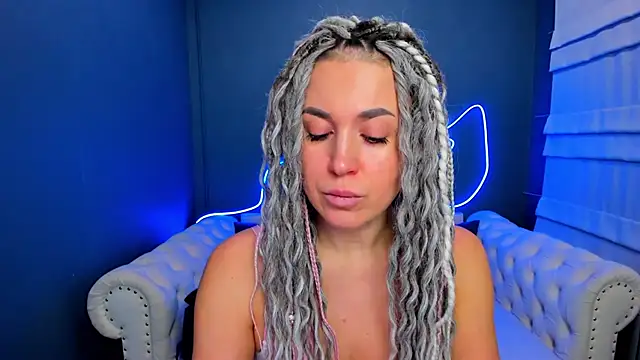 Snapshot of rock_n_roxy chatting on 02/04/26, 01:22 rock n roxy online show from 02/04/26, 01:22