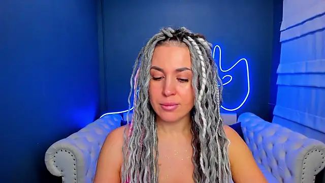 Snapshot of rock_n_roxy chatting on 02/07/26, 01:31 rock n roxy online show from 02/07/26, 01:31