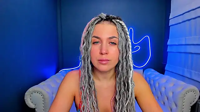 Snapshot of rock_n_roxy chatting on 02/10/26, 01:21 rock n roxy online show from 02/10/26, 01:21