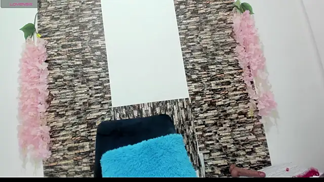 Paula-Harrison online show from 11/25/25, 03:01