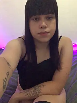 Snapshot of Karolsinhapriv chatting on 01/29/25, 03:44 Karolsinhapriv online show from 01/29/25, 03:44