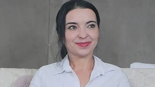 Snapshot of Ortensialady76 chatting on 02/11/25, 02:13 Ortensialady76 online show from 02/11/25, 02:13