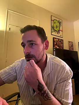 Snapshot of defbond420 chatting on 09/17/25, 09:05 defbond420 online show from 09/17/25, 09:05