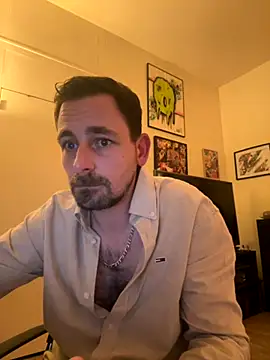 Snapshot of defbond420 chatting on 09/27/25, 08:47 defbond420 online show from 09/27/25, 08:47