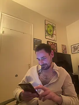 Snapshot of defbond420 chatting on 10/01/25, 10:38 defbond420 online show from 10/01/25, 10:38