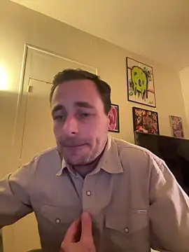 Snapshot of defbond420 chatting on 10/09/25, 09:02 defbond420 online show from 10/09/25, 09:02