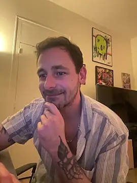 Snapshot of defbond420 chatting on 10/17/25, 10:01 defbond420 online show from 10/17/25, 10:01