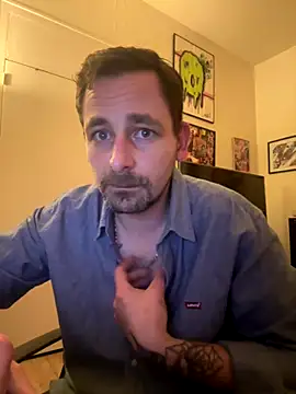 Snapshot of defbond420 chatting on 10/25/25, 10:59 defbond420 online show from 10/25/25, 10:59