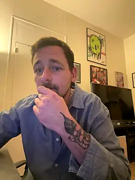 Snapshot of defbond420 chatting on 10/26/25, 10:25 defbond420 online show from 10/26/25, 10:25