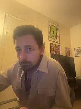 Snapshot of defbond420 chatting on 11/11/25, 09:37 defbond420 online show from 11/11/25, 09:37