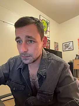 Snapshot of defbond420 chatting on 11/19/25, 10:21 defbond420 online show from 11/19/25, 10:21