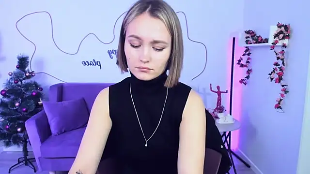 BritnieCute online show from 12/18/24, 05:26