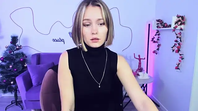 BritnieCute online show from 12/18/24, 08:31