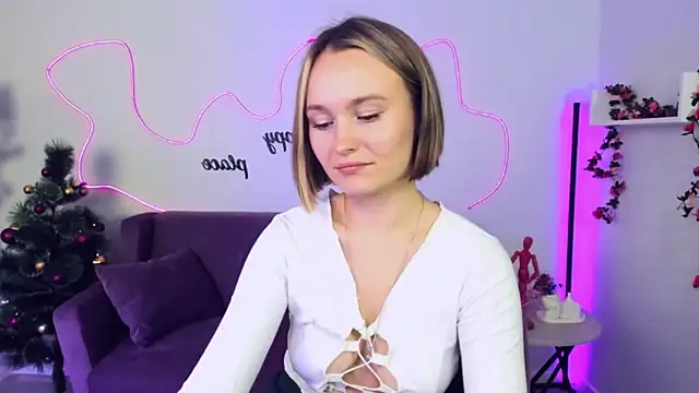 BritnieCute online show from 12/19/24, 07:18