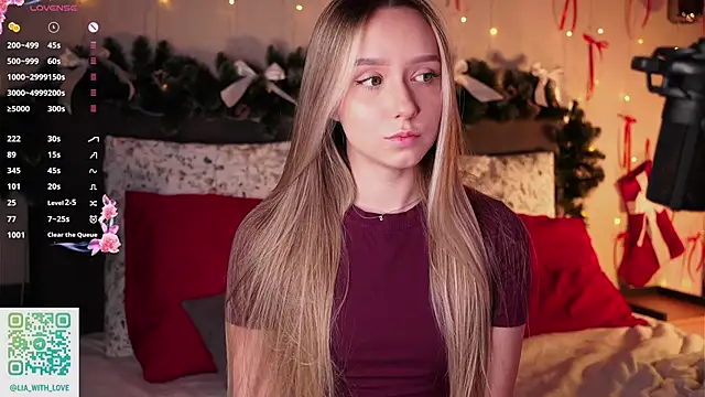 Snapshot of HollisBeckett chatting on 12/19/25, 03:24 HollisBeckett online show from 12/19/25, 03:24