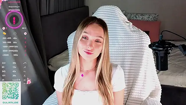 Snapshot of HollisBeckett chatting on 02/13/26, 03:13 HollisBeckett online show from 02/13/26, 03:13