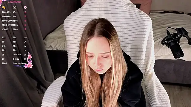 Snapshot of HollisBeckett chatting on 02/20/26, 03:03 HollisBeckett online show from 02/20/26, 03:03