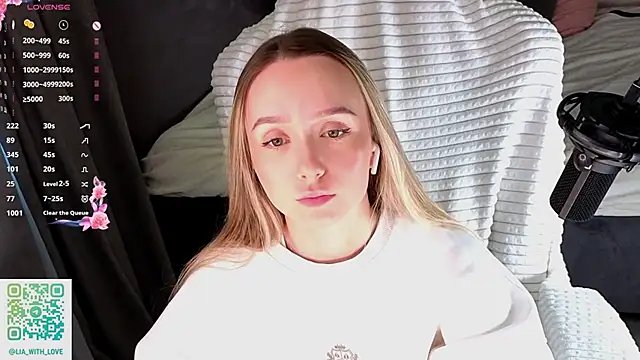 Snapshot of HollisBeckett chatting on 02/26/26, 03:05 HollisBeckett online show from 02/26/26, 03:05